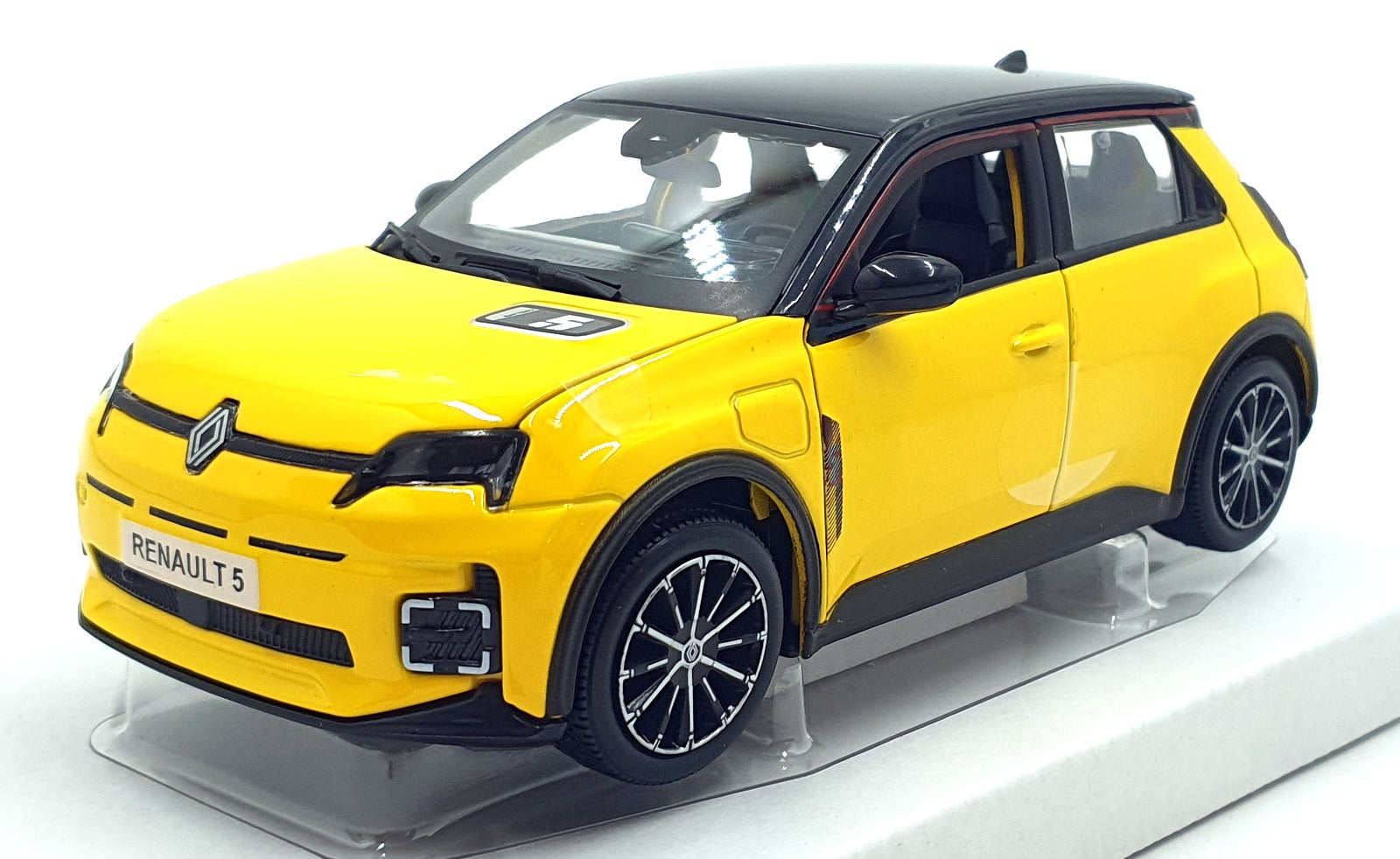 Burago 1/24 Scale Diecast 18-21113 - Renault 5 E-Tech Eelctric - Yellow