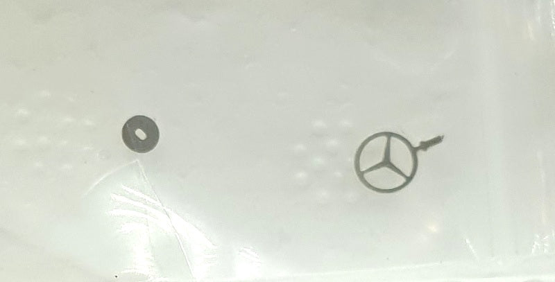 Norev 1/18 Scale 183371 - 1997 Mercedes C Class - Metallic Onyx 