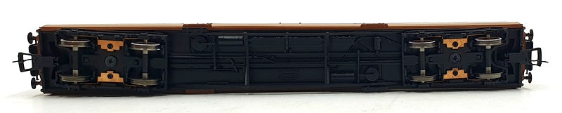 Bachmann OO Gauge (1/76) 34-385 - Thompson Third Class Corridor LNER Teak Coach