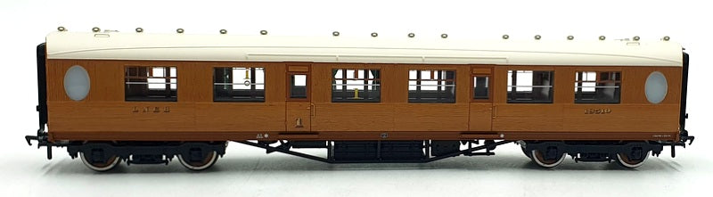 Bachmann OO Gauge (1/76) 34-410 - Thompson Composite Corridor LNER Teak Coach