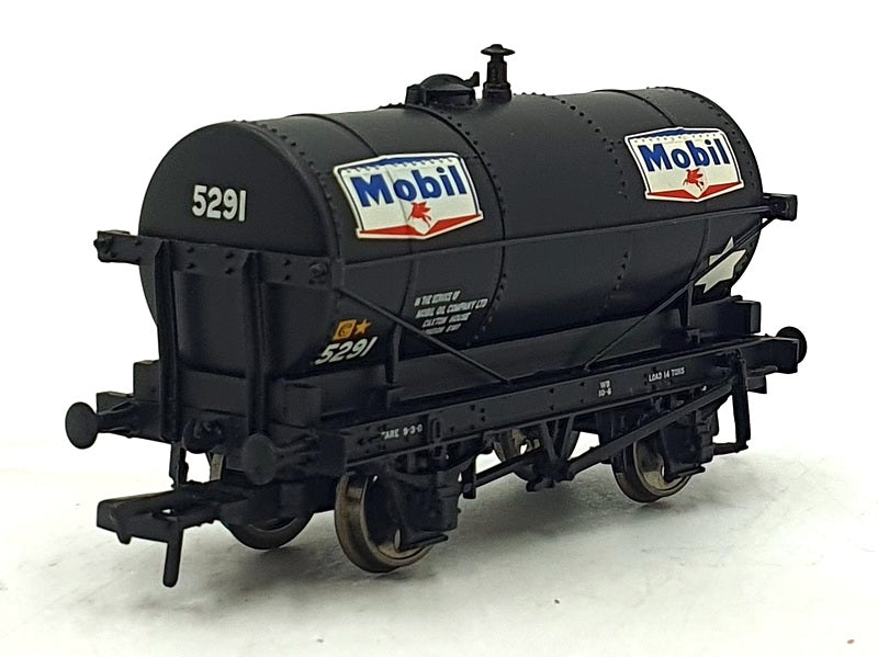Bachmann OO Gauge 37-675B - 14 Ton Tank Wagon Mobil Black - Weathered