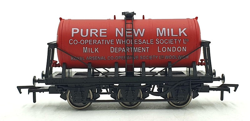 Dapol OO Gauge (1/76) B841 - 6 Wheel Co-Op Milk - Red/Black