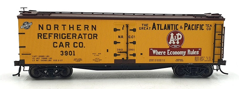 Bachmann HO (1/87) Scale 20 002 004 - 40' Wood Reefer Road #3901 Rolling Stock