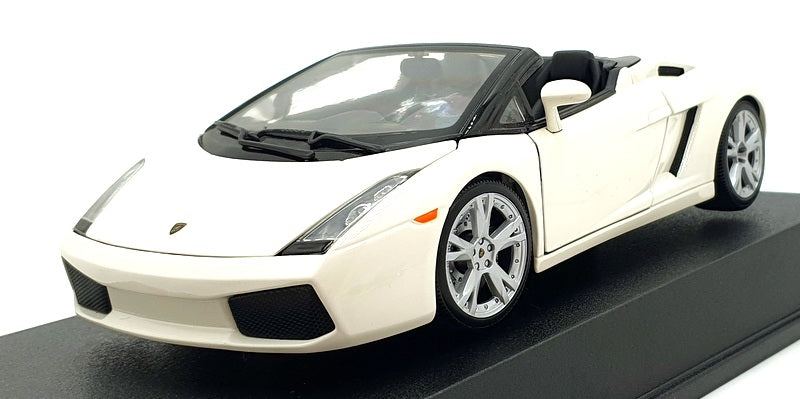 Maisto 1/18 Scale Diecast 31136 - Lamborghini Gallardo Spyder - White