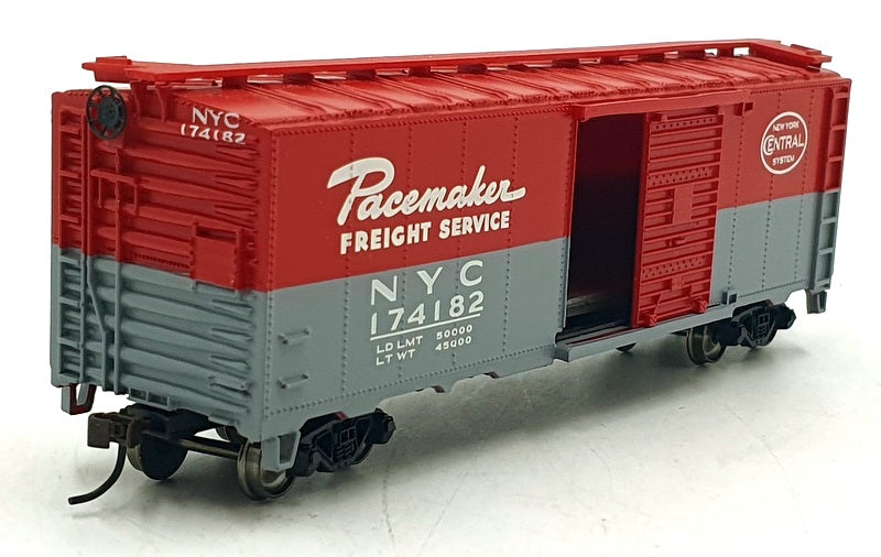 Bachmann HO (1/87) Scale 17020 - '40 Box Car NYC Pacemaker