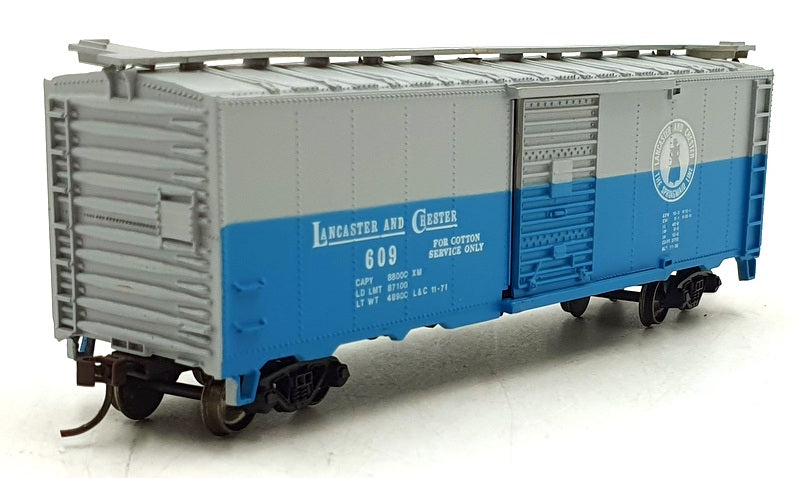 Bachmann HO (1/87) Scale 17033 - '40 Box Car Lancaster & Chester