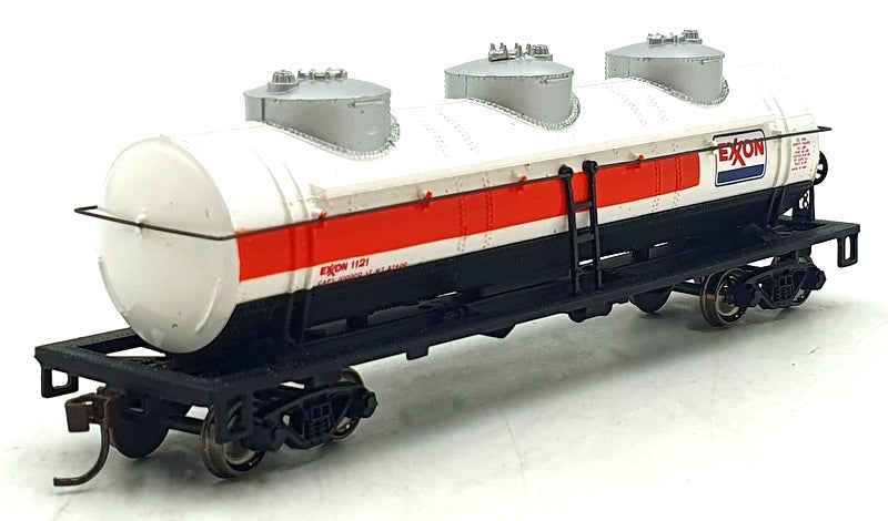 Bachmann HO (1/87) Scale 17138 - '40 3-Dome Tank Car EXXON
