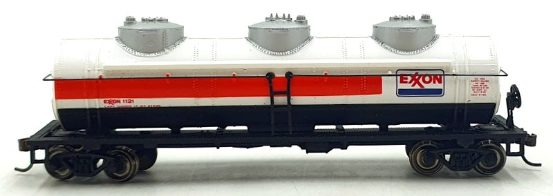 Bachmann HO (1/87) Scale 17138 - '40 3-Dome Tank Car EXXON