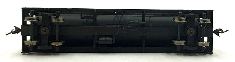 Bachmann HO (1/87) Scale 17138 - '40 3-Dome Tank Car EXXON