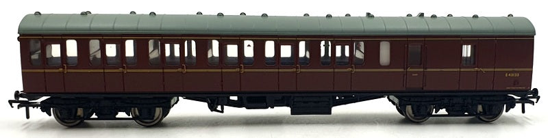 Bachmann OO Gauge (1/76) 34-630 MK1 Suburban 2nd Brake Coach BR - Maroon
