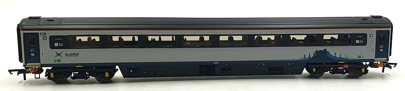 Hornby OO Gauge (1/76) R 4937 - Scotrail Mk3 Sliding Doors TS Coach #42561