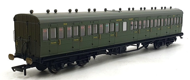 Hornby OO Gauge (1/76) R4720A SR Ex LSWR Non-Corridor 3rd (DIAG 31) Coach '364'