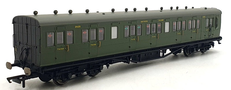 Hornby OO Gauge (1/76) R4718A SR Ex LSWR Non-Corridor Brake 3rd Coach '2625'