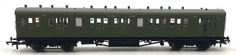 Hornby OO Gauge (1/76) R4718A SR Ex LSWR Non-Corridor Brake 3rd Coach '2625'