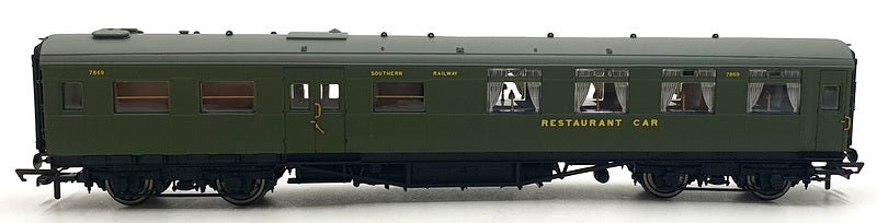 Hornby OO Gauge (1/76) R4816 SR Maunsell Kitchen/Dinning 1st Class Coach '7869'
