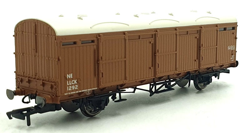 Hornby OO Gauge (1/76) R6969 LNER Extra Long CCT Van No.1292
