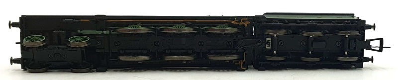 Hornby OO Gauge (1/76) R3544 - LNER B12 Class Locomotive No. 8527