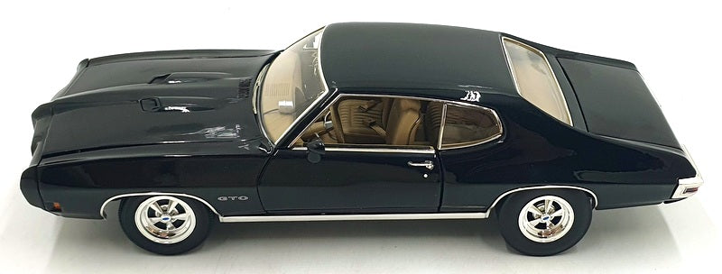 Acme 1/18 Scale A1801229 - 1970 Pontiac GTO Ram Air IV - Black