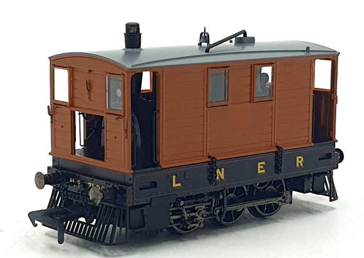 Model Rail OO Gauge MR-208 - LNER J70 0-6-0T Lined Livery #7126