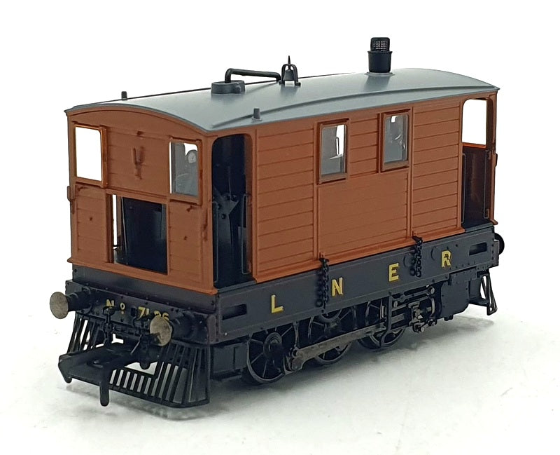 Model Rail OO Gauge MR-208 - LNER J70 0-6-0T Lined Livery #7126