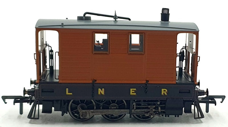Model Rail OO Gauge MR-208 - LNER J70 0-6-0T Lined Livery #7126