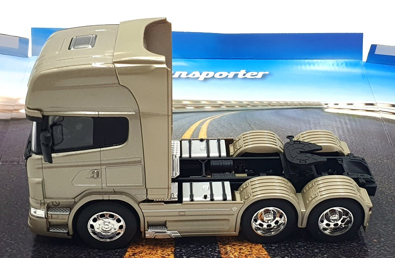 Welly 1/32 Scale Diecast 32670L-W - Scania Transporter - Met. Bronze