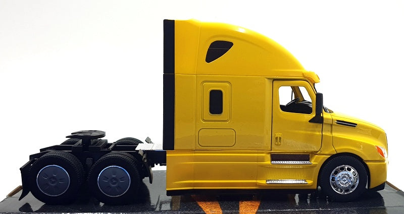 Welly 1/32 Scale Diecast 32695W - Freightliner Cascadia - Yellow
