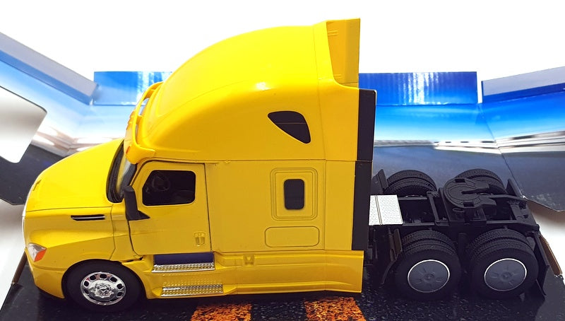 Welly 1/32 Scale Diecast 32695W - Freightliner Cascadia - Yellow