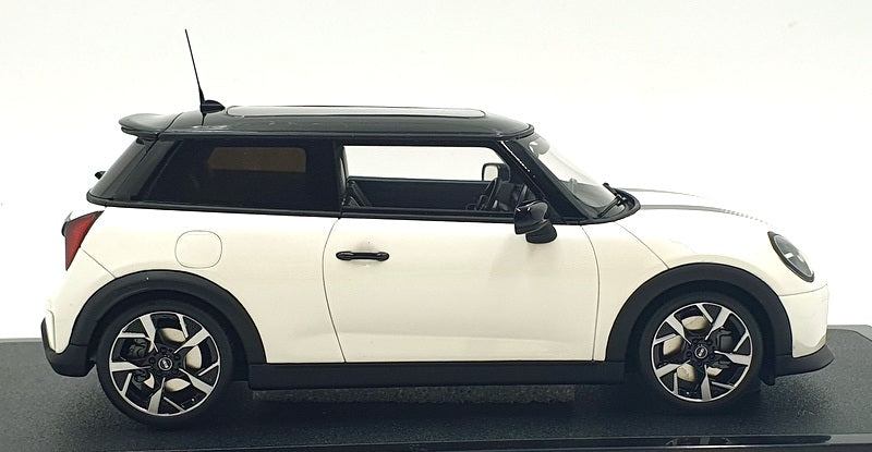 Otto Models 1/18 Scale Resin OT1245 - Mini Cooper S - Met. Nanuq White