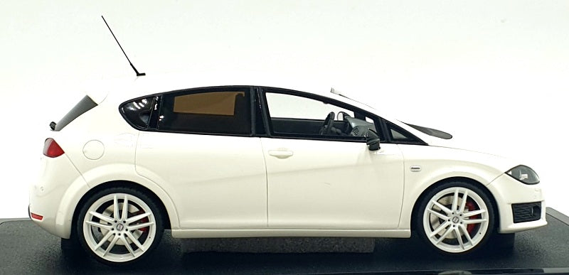 Otto Models 1/18 Scale Resin OT1332 - Seat Leon Cupra MK2 - White