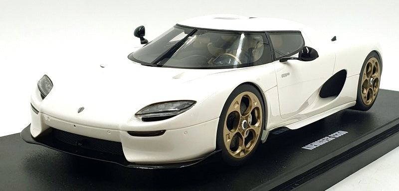 GT Spirit 1/18 Scale Resin GT903 - Koenigsegg CC850 - Crystal White