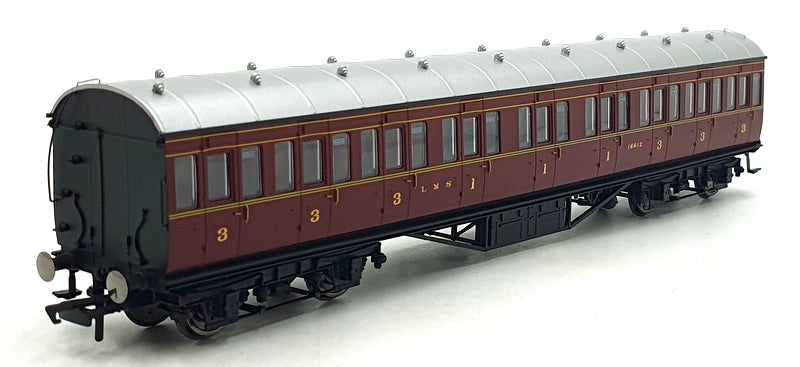 Hornby OO Gauge (1/76) R4656A - LMS Non-Corridor Composite Coach '16612'