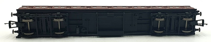 Hornby OO Gauge (1/76) R4656A - LMS Non-Corridor Composite Coach '16612'