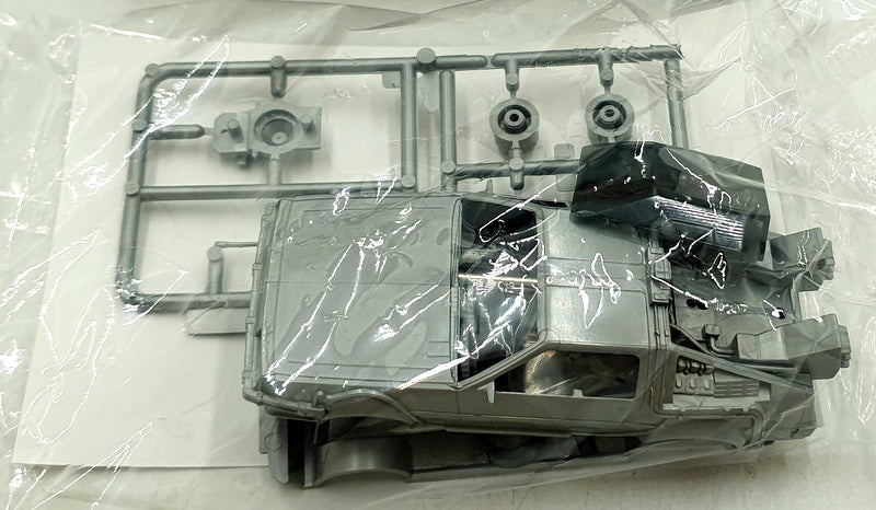 Aoshima 1/43 Scale Unbuilt Kit 054758 - De Lorean Back To The Future Part I PB