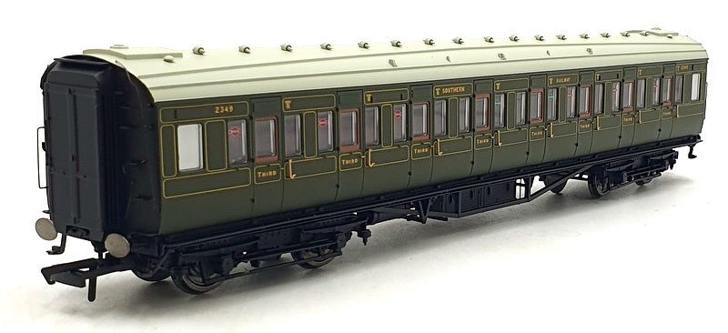 Hornby OO Gauge (1/76) Scale R4297A SR Maunsell Corridor 3rd Class Coach '2349'