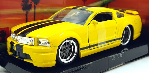 Jada 1/32 Scale 36438 - 2006 Ford Mustang GT - Fast & Furious