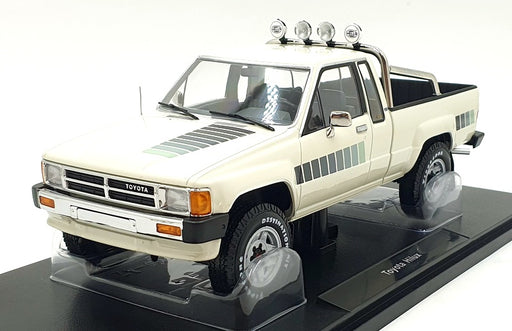 KK 1/18 Scale Diecast KKDC181564 - Toyota Hilux Truck - White