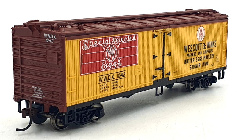 Roundhouse HO (1/87) Scale 85590 Special Eggs 40' Wood-Sided Reefer 1042