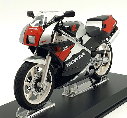 Aoshima 1/12 Scale 11210-4200 - 1989 Honda NSR250R Motorbike - Black