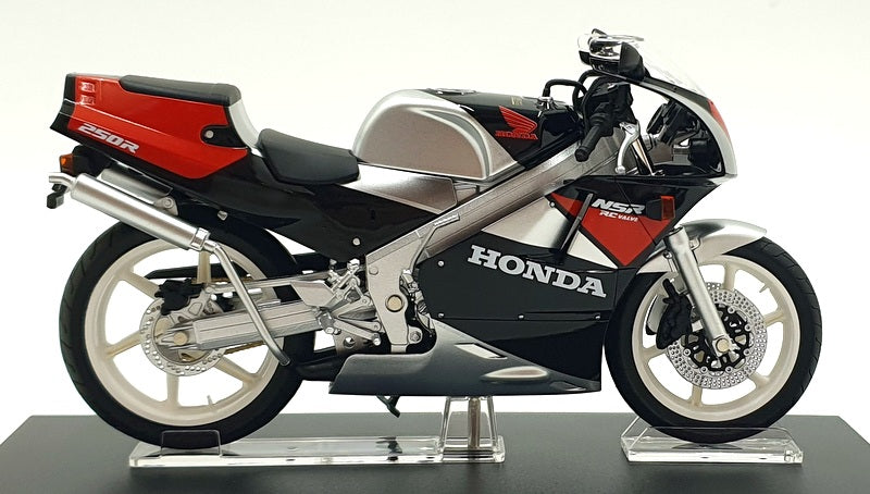 Aoshima 1/12 Scale 11210-4200 - 1989 Honda NSR250R Motorbike - Black