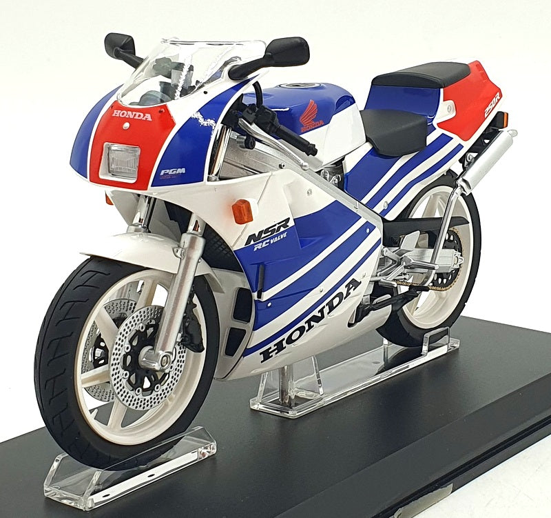 Aoshima 1/12 Scale 11211-4200 - 1989 Honda NSR250R Motorbike - White
