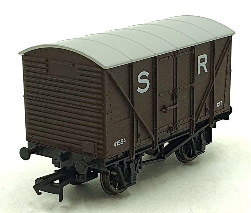 Dapol OO Gauge (1/76) B326 - 12 Ton Vent Van S R #41594