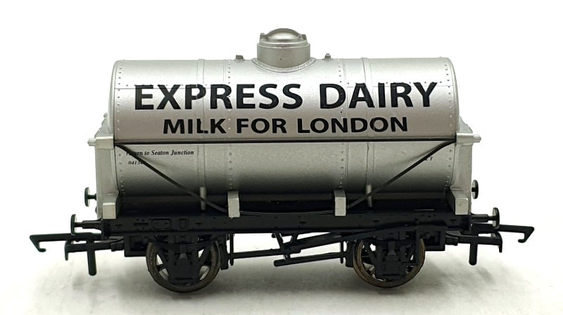 Dapol OO Gauge (1/76) 221026B - 12T Tank Wagon Express Dairy - Milk For London