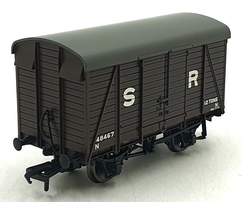 Bachmann OO Gauge 38-070D - 12 Ton Southern Planked Vent Van SR