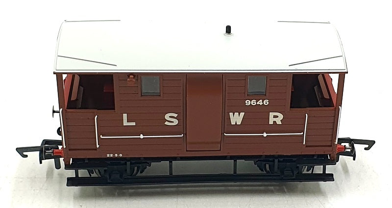 Hornby OO Gauge (1/76) R6911 - LSWR 20 Ton Brake Van #9646