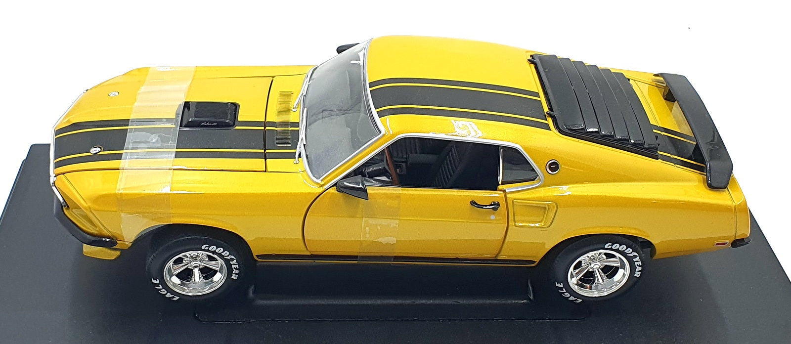 Racing Champions 1/18 Scale 29571P - 1969 Ford Mustang Boss 302 - Yellow/Black