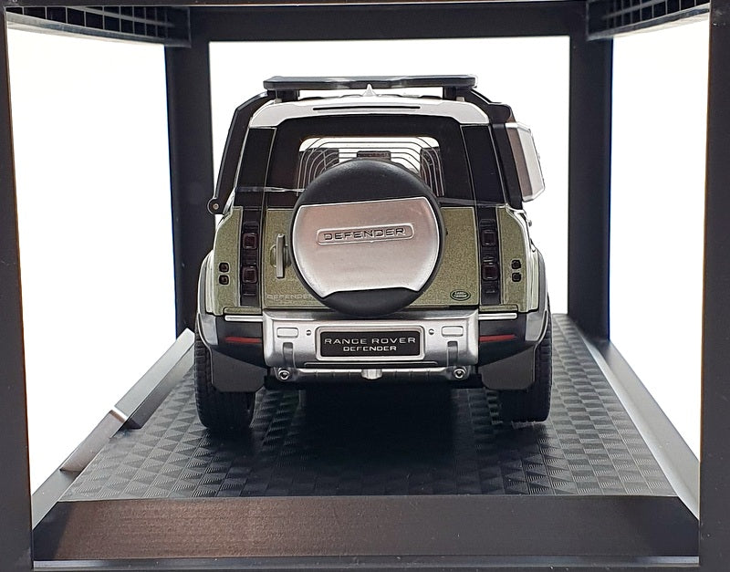 QY Toys 1/24 Scale Diecast Q2002A - Land Rover Defender 110 - Khaki/White