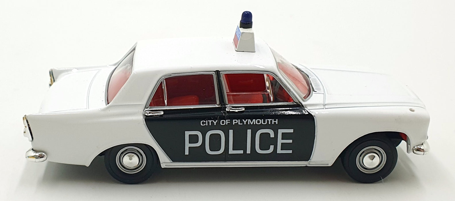 Vanguards 1/43 Scale Diecast VA04603 - Ford Zephyr 6 MkIII Plymouth City Police