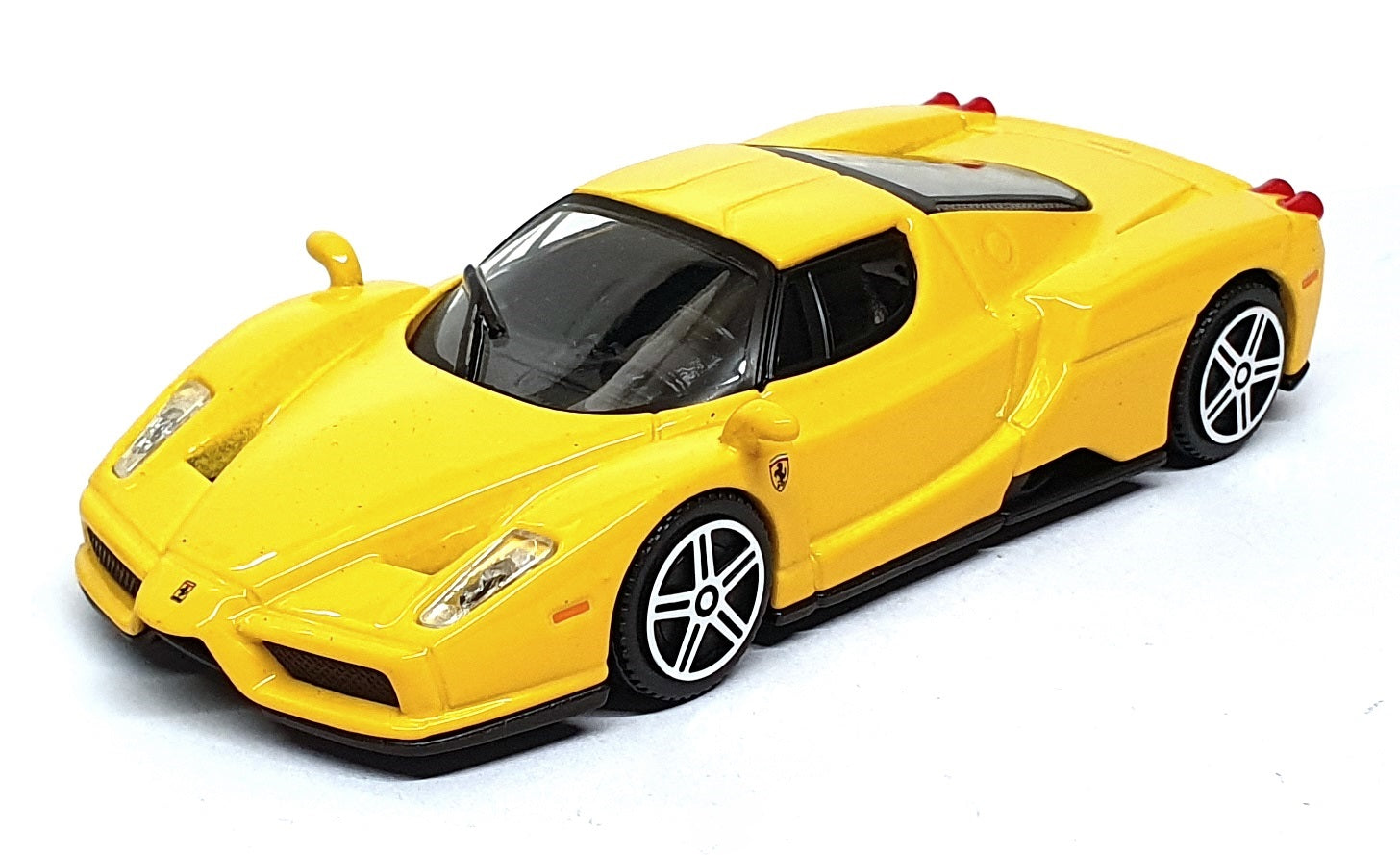 Burago 1/43 Scale Diecast 18-36000 - Enzo Ferrari - Yellow