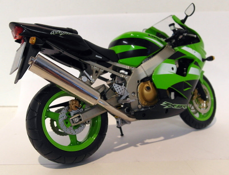 Minichamps 1/12 Scale diecast 122 164200 Kawasaki Ninja ZX-9R Green